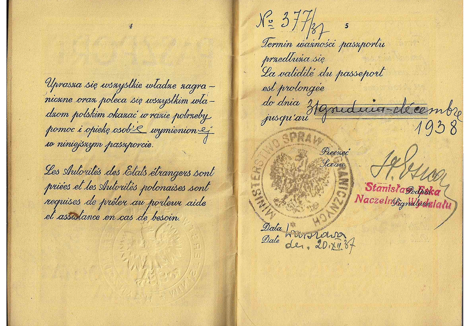Polish service passport