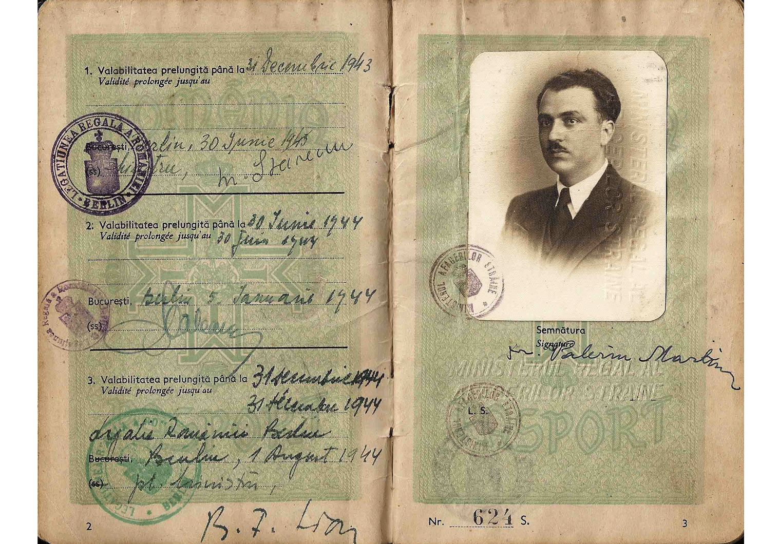 WW2 Romanian Service passport